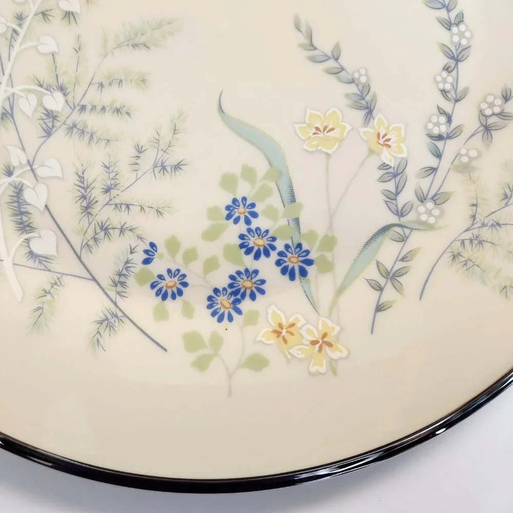 Set of 2 Lenox Cinderella Newer Platinum Trim Dinner Plates Excellent Condition - Picture 5 of 6